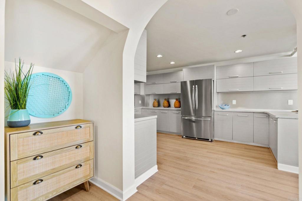 550 Seagaze Drive - photo 15