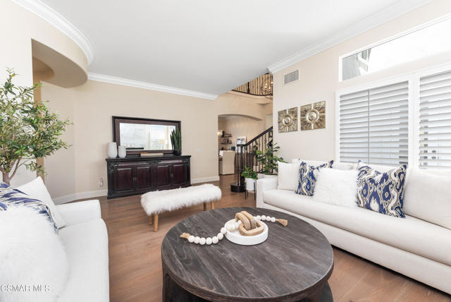 976 Blackbourne, Oak Park CA: https://media.crmls.org/mediaz/7bf87497-1869-4448-905f-1d5b298499d9.jpg