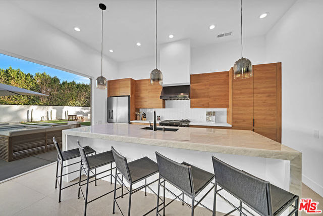 456 E Sonora Road, Palm Springs CA: https://media.crmls.org/mediaz/7bf8b485-d907-45b1-a5a6-bea1d5e66156.jpg