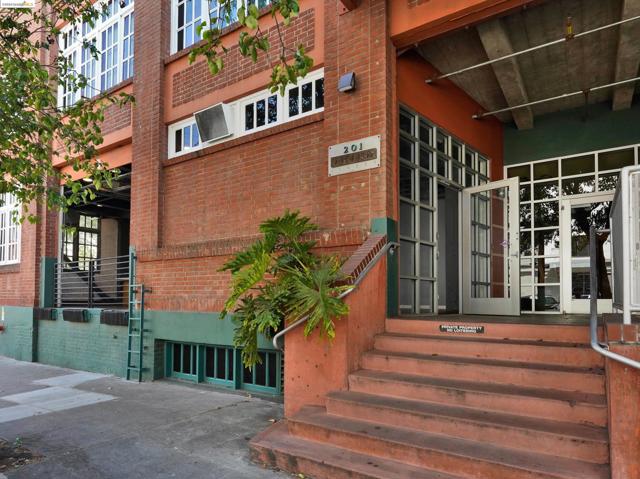 201 3rd St Unit 102, Oakland, California 94607, ,Commercial Sale,For Sale,3rd St Unit 102,41068775