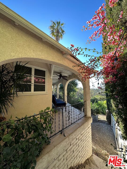 4707 Bedel Street, Woodland Hills CA: https://media.crmls.org/mediaz/7bf9a86e-ba2f-491a-a862-8ba1b38ac5a3.jpg