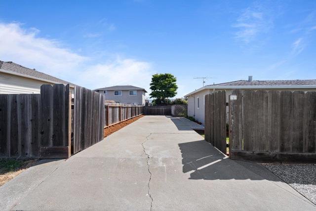 160 Napa Street, Watsonville CA: https://media.crmls.org/mediaz/7bf9d88f-6cb3-4a58-bacb-de3293bdf6e9.jpg