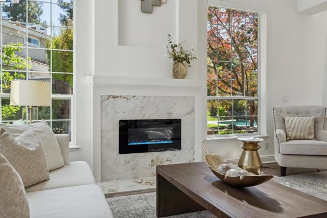418 Golf Ct, Walnut Creek CA: https://media.crmls.org/mediaz/7bfab5c1-fc27-4b46-96ac-a50e87dfd563.jpg