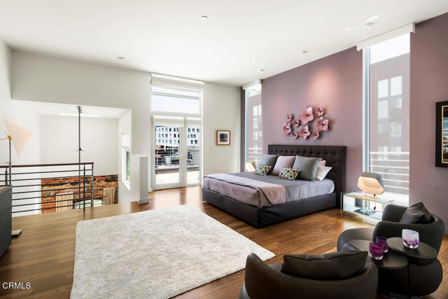 940 E 2nd Street, Los Angeles CA: https://media.crmls.org/mediaz/7bfaddcb-acbc-4249-a23d-732f45515301.jpg