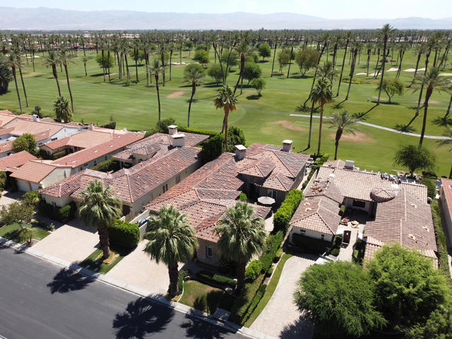 56588 S Palms Drive, La Quinta CA: https://media.crmls.org/mediaz/7bfb03b7-7fa9-4401-ac6b-9d10cc571bc5.jpg