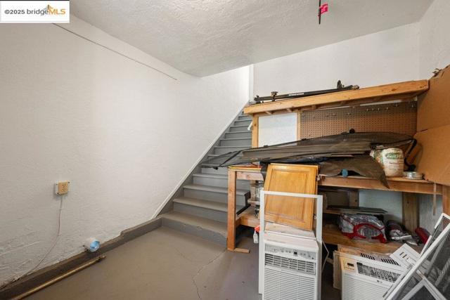 Image 37 of 47 For 9285 D St  