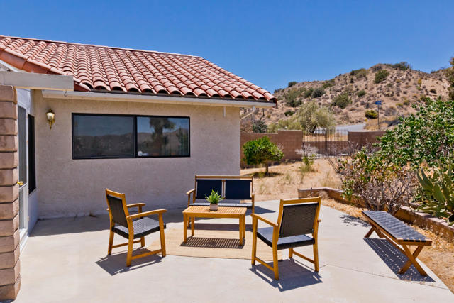 55710 Free Gold Dr Drive, Yucca Valley CA: https://media.crmls.org/mediaz/7bfbd1ae-a482-4222-9266-8b1adca0397e.jpg