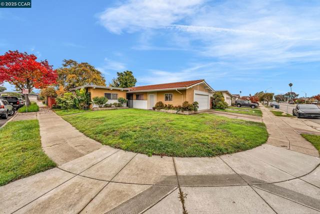 1246 Otis Dr, Alameda CA: https://media.crmls.org/mediaz/7bfc33bf-c2b5-4ff0-9e58-382d993f6ab3.jpg