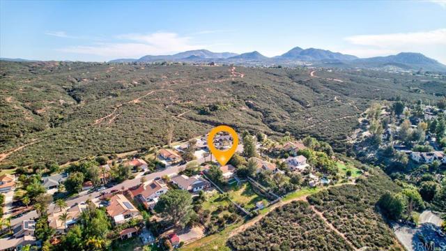 15720 Zeigler Court, Ramona CA: https://media.crmls.org/mediaz/7bfc44af-a594-438f-aa9a-0aeb0ca3fd3b.jpg