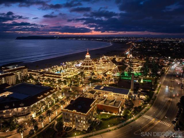 1720 Avenida del Mundo, Coronado CA: https://media.crmls.org/mediaz/7bfc56e8-79c4-4495-b887-c7abe336f865.jpg