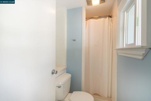 3215 Camino Colorados, Lafayette CA: https://media.crmls.org/mediaz/7bfc9474-bafe-4876-b93b-2cacf53aaee0.jpg