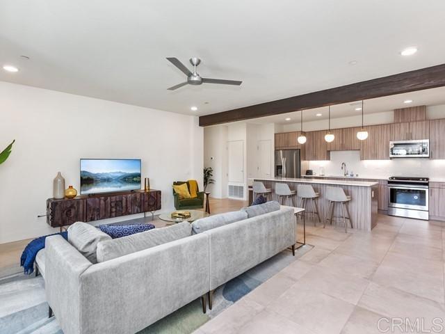 175 The Riv, Palm Springs CA: https://media.crmls.org/mediaz/7bfd1308-fbfc-435c-b152-f67496df1195.jpg
