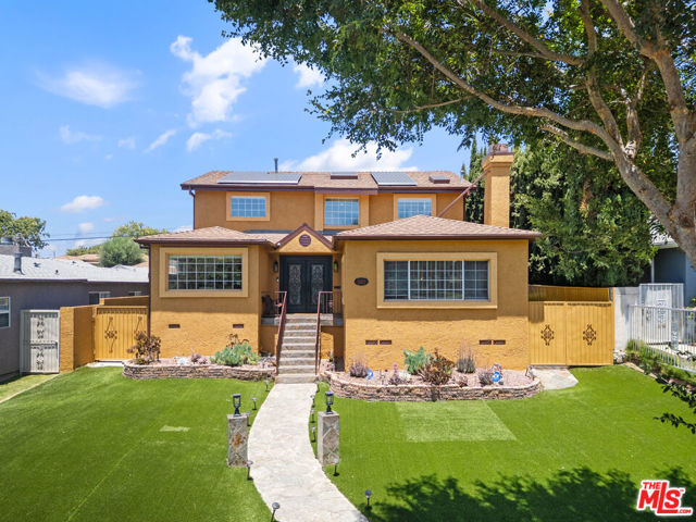 5183 Obama Boulevard, Los Angeles CA: https://media.crmls.org/mediaz/7bfd7d45-fca7-4d68-9bae-f4e8bb49c33b.jpg