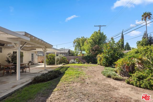 22521 Haynes Street photo 26