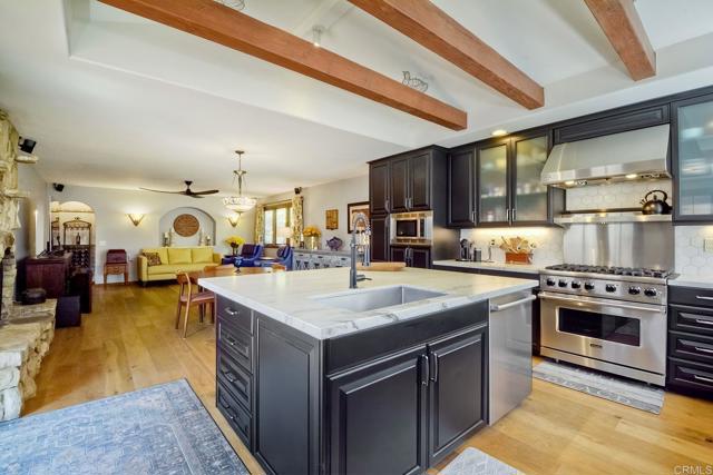 Detail Gallery Image 4 of 20 For 2241 California St, Oceanside,  CA 92054 - 4 Beds | 4/1 Baths