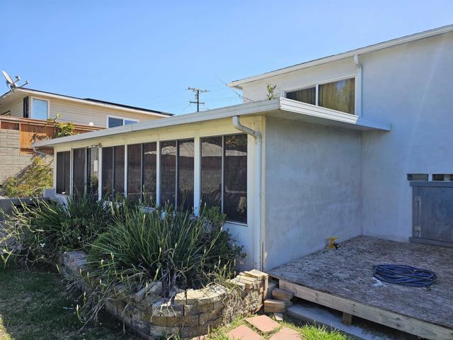 5442 San Onofre Ter, San Diego CA: https://media.crmls.org/mediaz/7bff16cd-9145-48f9-975b-9b6d91973963.jpg