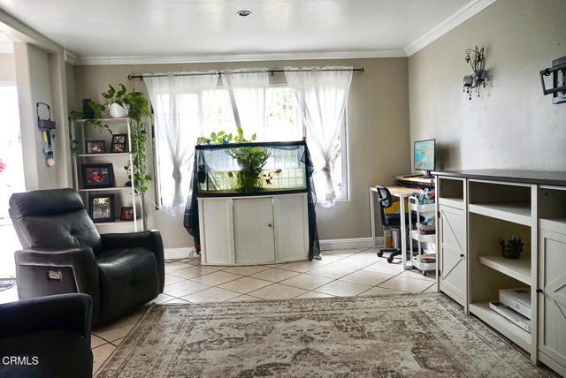 2101 Sweetland Street, Oxnard CA: https://media.crmls.org/mediaz/7bffdd16-9201-41f1-9cd7-e81476bda3b8.jpg