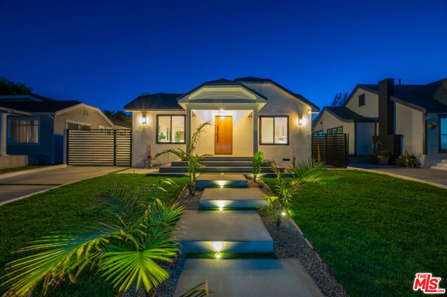 5325 S Victoria Avenue, Los Angeles CA: https://media.crmls.org/mediaz/7c01c9ff-cce0-4b6d-9c86-6b009ac2ccfb.jpg