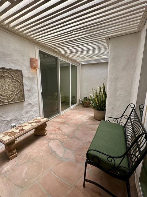 239 Santa Barbara Circle, Palm Desert CA: https://media.crmls.org/mediaz/7c025f39-1c3d-4c3b-88a7-f1397f0884b1.jpg