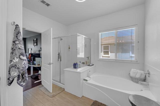 17753 Wheat Field Street, Lathrop CA: https://media.crmls.org/mediaz/7c02fbb2-d1db-4e04-8be7-d0945cc787d9.jpg