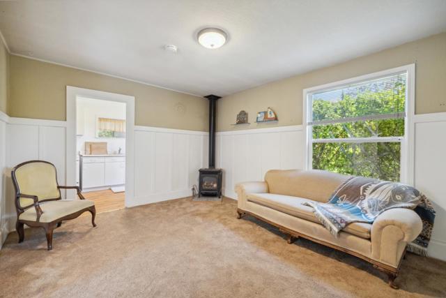 399 13th Avenue, Santa Cruz CA: https://media.crmls.org/mediaz/7c03a153-d50c-4390-9ce9-cd93e3a92a7d.jpg