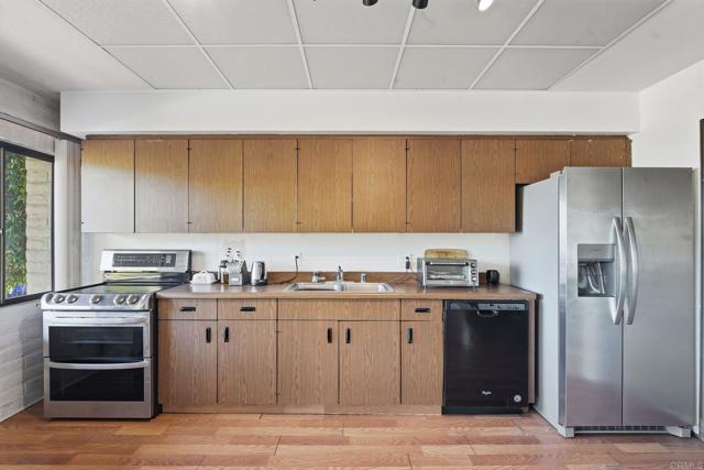 9902 Heavenly Way, La Mesa CA: https://media.crmls.org/mediaz/7c03ced6-e784-4a85-8218-76fee7a5f0b3.jpg