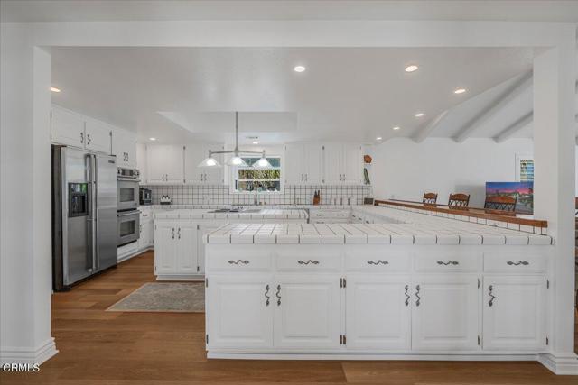 1230 Mandalay Beach Road, Oxnard CA: https://media.crmls.org/mediaz/7c03f3c9-2dcd-40b5-9233-0e00842dd543.jpg