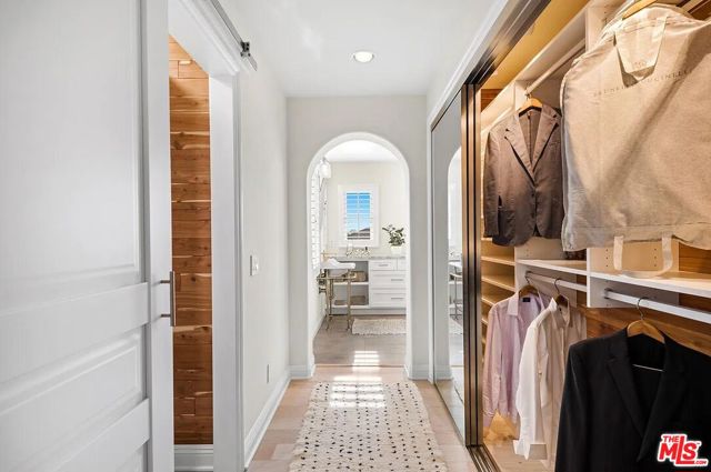 2584 Bungalow Place, Corona del Mar CA: https://media.crmls.org/mediaz/7c041d1c-0362-413c-b5e0-409ae7195465.jpg