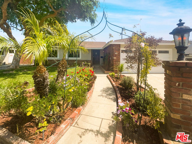 5280 25th Street, Long Beach, California 90815, 3 Bedrooms Bedrooms, ,2 BathroomsBathrooms,Single Family Residence,For Sale,25th,24383149