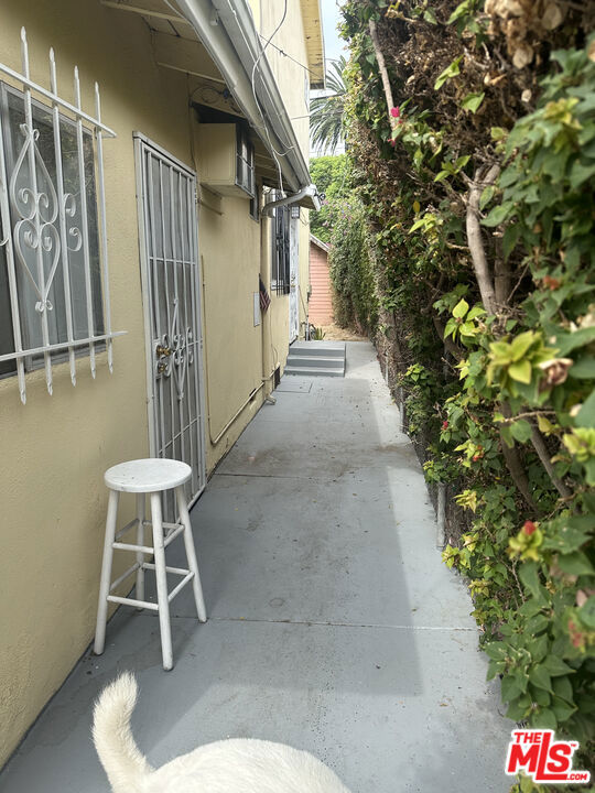 10019 Burin Avenue, Inglewood CA: https://media.crmls.org/mediaz/7c04b99b-f85f-4bb0-8369-9e54d3d17627.jpg