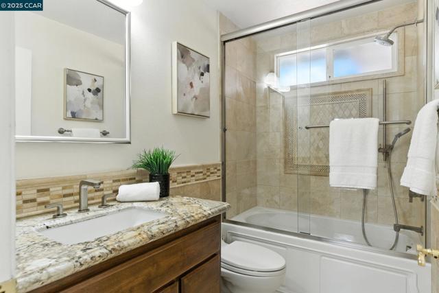 3824 Via Granada, Moraga CA: https://media.crmls.org/mediaz/7c04ee74-bace-4958-b492-ab0a7fb9c78e.jpg