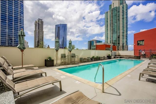 1240 India St, San Diego CA: https://media.crmls.org/mediaz/7c0519ec-60aa-4382-9ce2-ee70300b5aa5.jpg