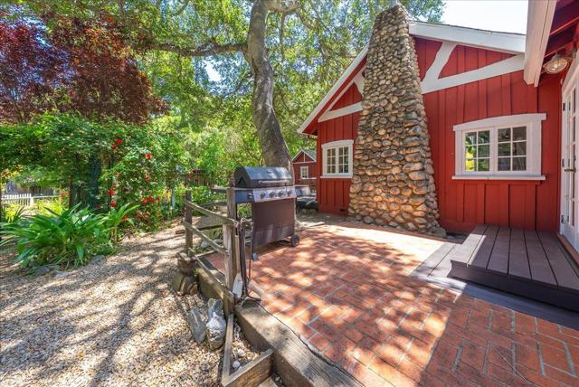 11 Southbank Road, Carmel Valley CA: https://media.crmls.org/mediaz/7c05cc87-0579-4224-849f-1044e37e24a8.jpg