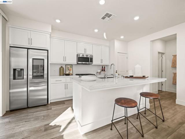 3265 Internet Cmn, Fremont CA: https://media.crmls.org/mediaz/7c0626b1-a0d5-4458-979b-136393b01831.jpg