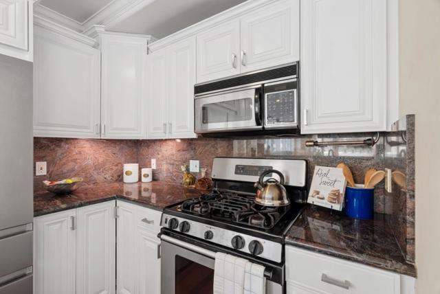 720 Stockton Street, San Francisco CA: https://media.crmls.org/mediaz/7c06a0ec-d315-4fc3-9592-15e71ac582d8.jpg