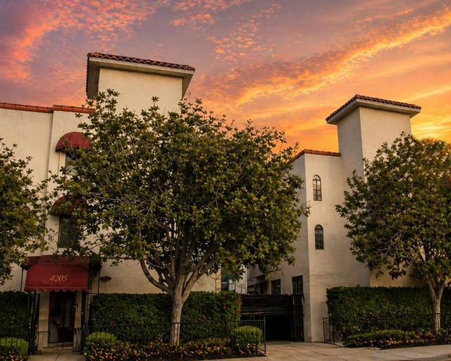 4205 Ohio St, San Diego CA: https://media.crmls.org/mediaz/7c06e51e-1db3-408a-a0b6-b852e91f9ff3.jpg