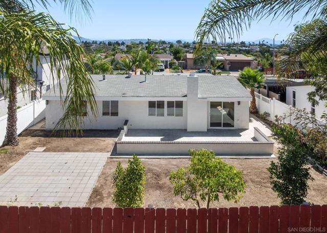 2750 Walker Dr, San Diego CA: https://media.crmls.org/mediaz/7c06fee8-af6b-446e-9f0a-a8d5c03d559d.jpg