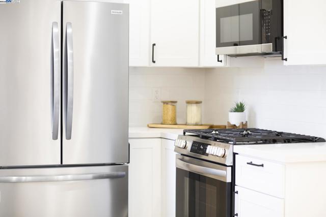 3208 McNutt, Walnut Creek CA: https://media.crmls.org/mediaz/7c0726ad-f854-4065-a97c-5a1162ef9f31.jpg