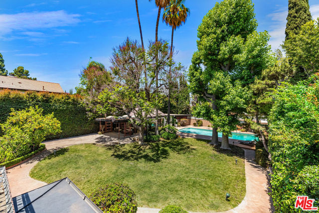 626 Crescent Drive, Beverly Hills, California 90210, 5 Bedrooms Bedrooms, ,4 BathroomsBathrooms,Single Family Residence,For Sale,Crescent,24346247