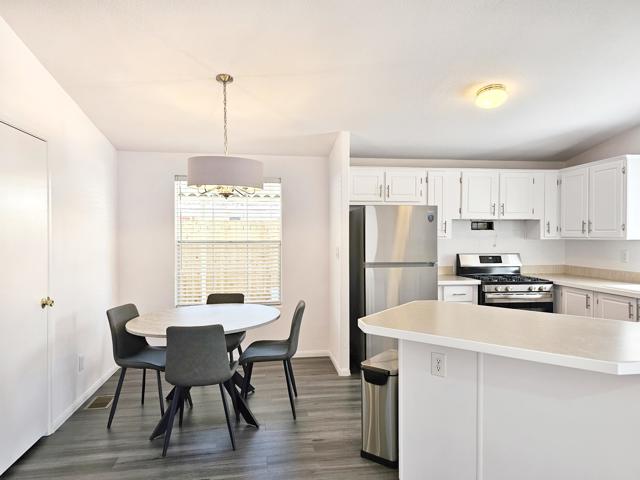 246 S Paseo Laredo, Cathedral City CA: https://media.crmls.org/mediaz/7c07a964-ef70-48e5-a994-bb236c773496.jpg