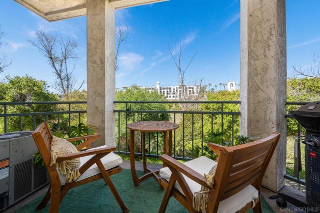2150 Camino De La Reina, San Diego CA: https://media.crmls.org/mediaz/7c07bf3d-986c-4bdf-bf2c-b2b2f8138c1b.jpg
