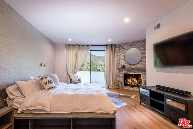 Drew Fenton | 1625 Michael Lane Pacific Palisades CA | MLS: 7359929