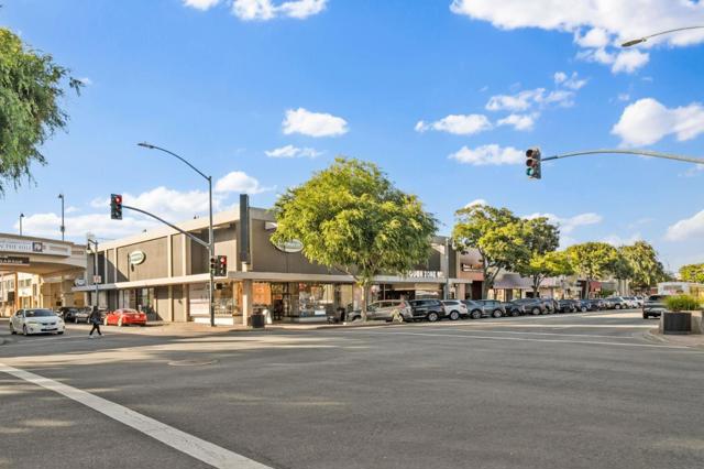 10 9th Avenue, San Mateo CA: https://media.crmls.org/mediaz/7c084c0f-2cef-4438-9b1e-577a3b07b5c8.jpg