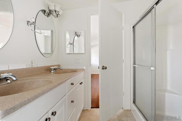 3511 Lakeview Dr, Julian CA: https://media.crmls.org/mediaz/7c098cc5-a289-4cf0-a20c-f72d86d11e72.jpg