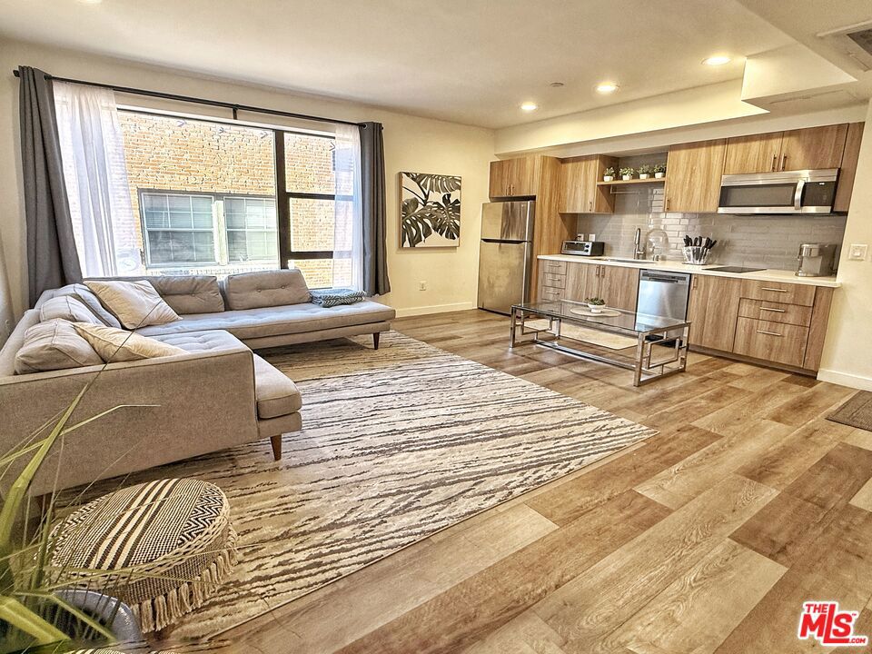 723 S St Andrews Place #312