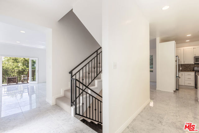 23636 Aster Trail, Calabasas CA: https://media.crmls.org/mediaz/7c0a1451-0a1b-4feb-8e83-41ee5c748eeb.jpg