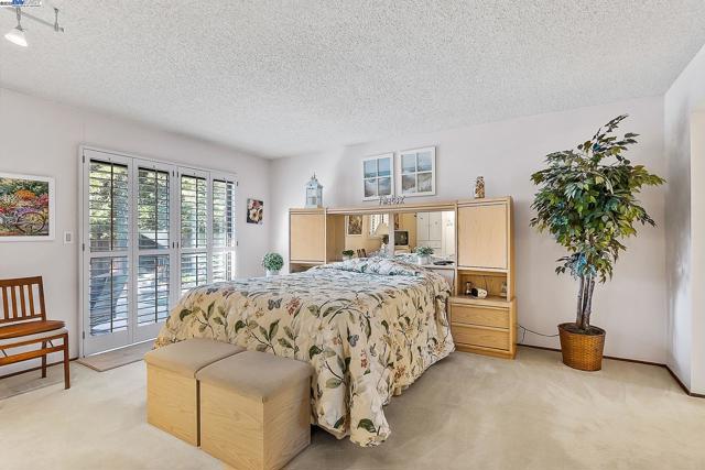3803 Cheshire Ct, Pleasanton CA: https://media.crmls.org/mediaz/7c0a1ab7-f7b8-41f6-8310-34d2ac744d0e.jpg