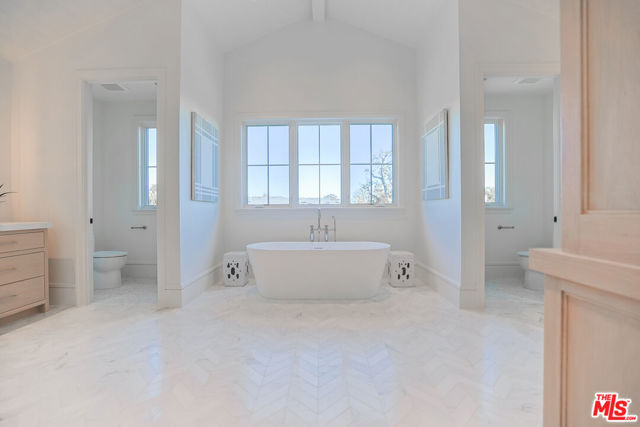 Image 31 of 38 For 1072 Amalfi Drive