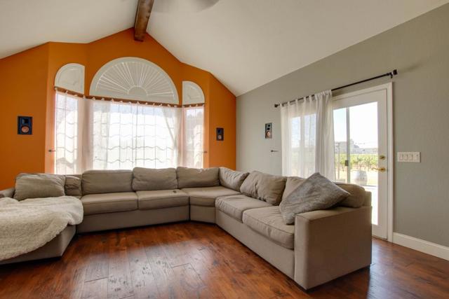160 Tevis Trail, Hollister CA: https://media.crmls.org/mediaz/7c0aed58-0476-45e1-b1a9-05bfdc2431de.jpg