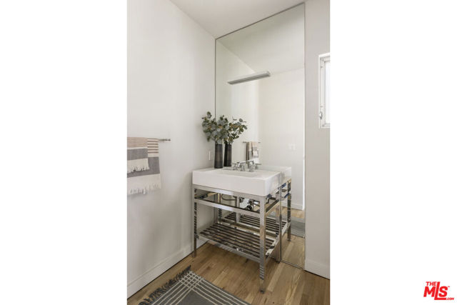 2264 Moreno Drive, Los Angeles CA: https://media.crmls.org/mediaz/7c0b01b2-082d-4518-86ce-bf7c36dbbc73.jpg